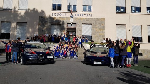 Prevenzione nelle scuole: i Carabinieri di Sanremo hanno incontrato oltre 2mila alunni nell'ultimo anno scolastico Prevenzione nelle scuole: i Carabinieri di Sanremo hanno incontrato oltre 2mila alunni nell'ultimo anno scolastico