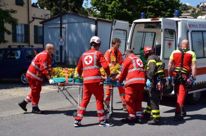 Ventimiglia: incidente a Roverino, 66enne riporta una grave frattura e rischia l'amputazione di una gamba Ventimiglia: incidente a Roverino, 66enne riporta una grave frattura e rischia l'amputazione di una gamba