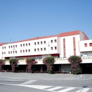 Sanremo, ai 'Martedì di scienza' dell'istituto professionale socio-sanitario l'infettivologo Papa Sanremo, ai 'Martedì di scienza' dell'istituto professionale socio-sanitario l'infettivologo Papa