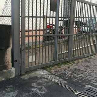 Sanremo: Vigili del Fuoco in azione nella notte per il rogo di alcuni cassonetti in via Martiri