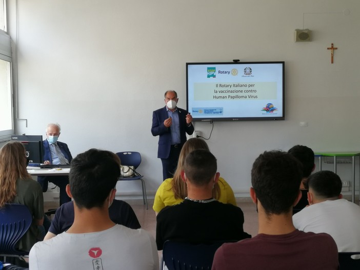 Imperia, al 'Ruffini incontro di sensibilizzazione sulle patologie HPV Imperia, al 'Ruffini incontro di sensibilizzazione sulle patologie HPV
