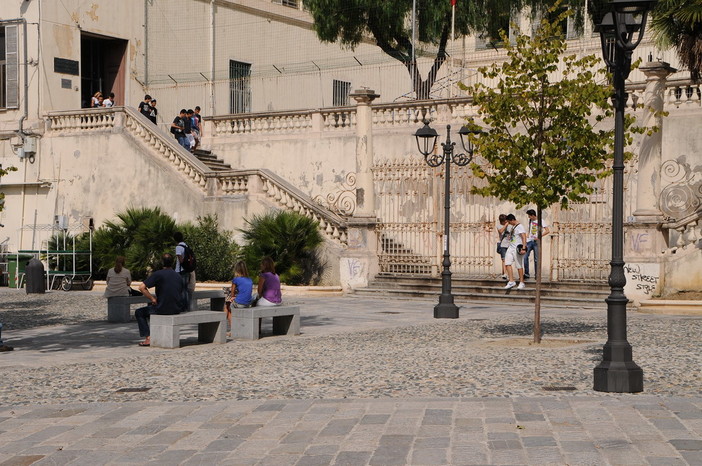 Sanremo: domani all'Istituto 'C.Colombo' la premiazione dei '100' per l'anno scolastico 2012-2013