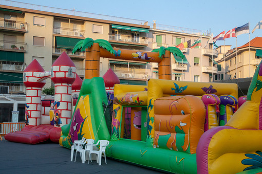 Sanremo rilancia i gonfiabili in Piazza Colombo: al via la selezione per l’estate 2026 come lo scorso anno