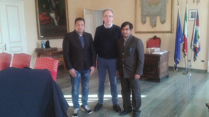 Sanremo: incontro tra sindaci in comune, Alberto Biancheri riceve la visita di Islam Muhamed Kamrul Sanremo: incontro tra sindaci in comune, Alberto Biancheri riceve la visita di Islam Muhamed Kamrul