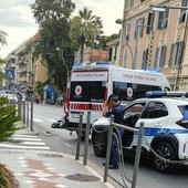 Sanremo, incidente in corso Cavallotti: una persona soccorsa e trasportata in ospedale Sanremo, incidente in corso Cavallotti: una persona soccorsa e trasportata in ospedale