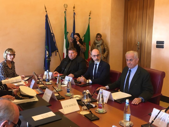 Imperia: itticoltura a largo della Galeazza, il Comune chiede nuovi pareri, ma il sindaco avverte "Non c'è rapporto costi-benefici" (foto e video)