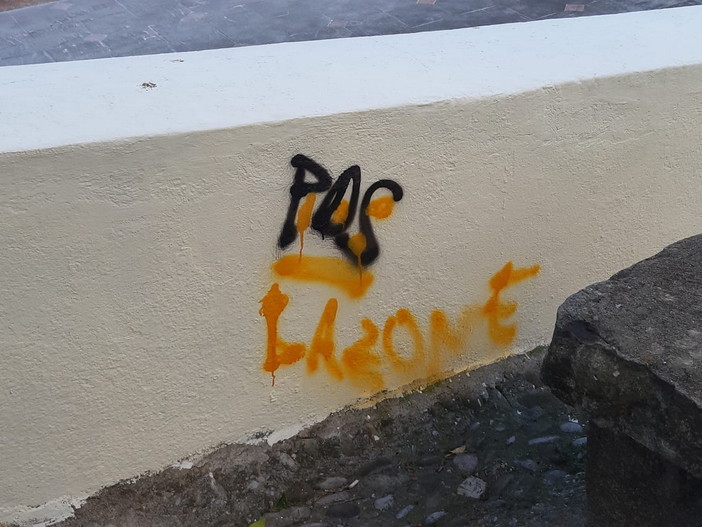Bordighera: identificati i responsabili degli imbrattamenti sul muro di Palazzo Garnie