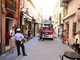 Sanremo: intonaci pericolanti in via Palazzo, intervengono i Vigili del Fuoco con l'autoscala