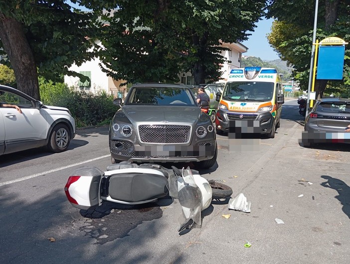 Ventimiglia, scontro auto-moto in frazione Roverino: ferita una ragazza di 24 anni Ventimiglia, scontro auto-moto in frazione Roverino: ferita una ragazza di 24 anni