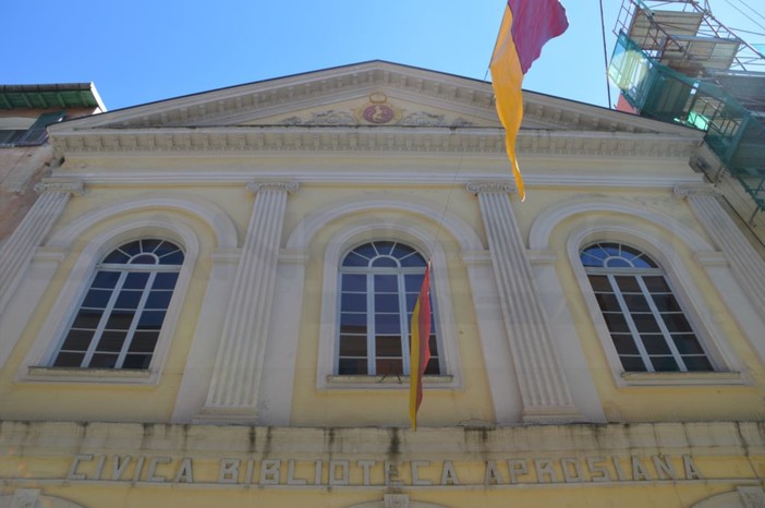 La Biblioteca Civica Aprosiana La Biblioteca Civica Aprosiana