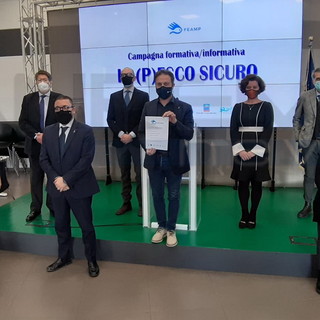 ‘Io (p)esco sicuro’, campagna di Regione Liguria per supportare il settore ittico in seguito all’emergenza Coronavirus ‘Io (p)esco sicuro’, campagna di Regione Liguria per supportare il settore ittico in seguito all’emergenza Coronavirus