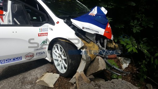 Bajardo: incidente per il pilota di rally Paolo Andreucci, possibile danno ad una vertebra toracica Bajardo: incidente per il pilota di rally Paolo Andreucci, possibile danno ad una vertebra toracica