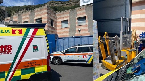 Incidente sul lavoro, cade da camion: mobilitazione di soccorsi a Ventimiglia (Foto) Incidente sul lavoro, cade da camion: mobilitazione di soccorsi a Ventimiglia (Foto)