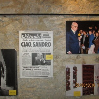 Dolceacqua: grande partecipazione al Castello per l'inaugurazione della mostra dedicata a Pertini Dolceacqua: grande partecipazione al Castello per l'inaugurazione della mostra dedicata a Pertini