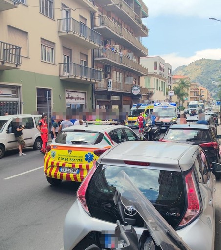 Incidente stradale a Vallecrosia al Mare, morto l’uomo investito in centro (Foto) Incidente stradale a Vallecrosia al Mare, morto l’uomo investito in centro (Foto)