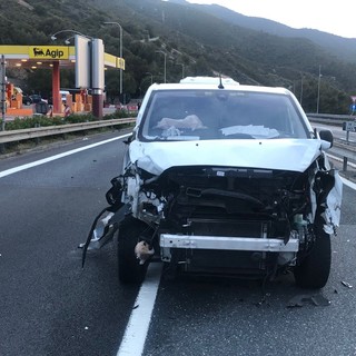 Incidente di oggi sulla A10: Di Muro "I migranti morti sono sulla coscienza del Ministro Lamorgese" Incidente di oggi sulla A10: Di Muro "I migranti morti sono sulla coscienza del Ministro Lamorgese"