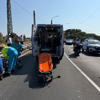 Ventimiglia, resta gravissimo il motociclista coinvolto nell'incidente sul cavalcavia di Nervia: è ricoverato in rianimazione al Santa Corona Ventimiglia, resta gravissimo il motociclista coinvolto nell'incidente sul cavalcavia di Nervia: è ricoverato in rianimazione al Santa Corona