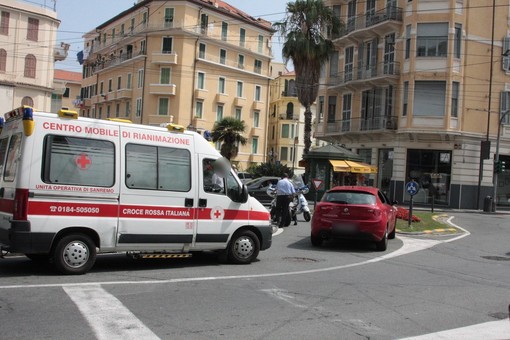 Sanremo: incidente davanti allo zampillo, nessun ferito