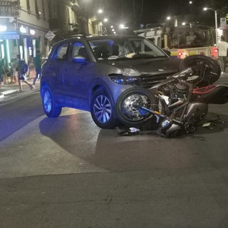 Arma di Taggia, scontro auto-moto in via Boselli: un ferito in ospedale (foto)