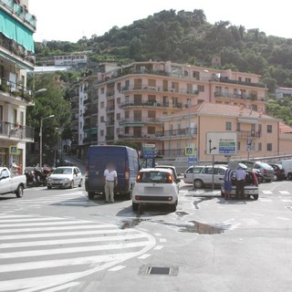 Sanremo: incidente alla 'rotatoria' del Borgo, polemiche da parte dei residenti Sanremo: incidente alla 'rotatoria' del Borgo, polemiche da parte dei residenti