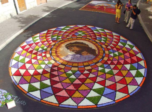 Santo Stefano al Mare: la tradizione dei Maestri Infioratori, tra storia, fiori e tanta passione