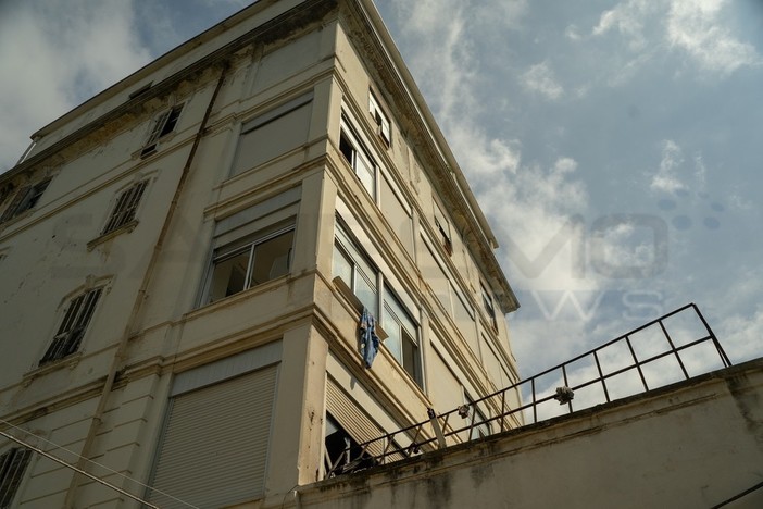 Sanremo: incendio a Villa Helios, residenti esausti "Ogni sera qui è una guerra" Sanremo: incendio a Villa Helios, residenti esausti "Ogni sera qui è una guerra"