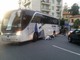 Sanremo: incidente in corso Matuzia, scooter rimane incastrato sotto un pullman. Traffico paralizzato in centro