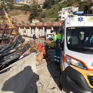 Ventimiglia: incidente sul lavoro nel cantiere di 'Cala del Forte', operaio ferito e portato in ospedale