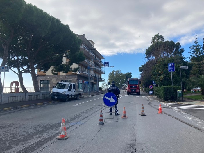 Imperia, via ai lavori di asfaltatura in viale Matteotti: viabilità modificata