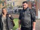 Audizione in procura a Imperia dei genitori di Ryan, il papà: “È tornato a sorridere”. L’avvocato Gioffrè: “Non c’è una terza persona, gli indagati sono due” (foto e video) Audizione in procura a Imperia dei genitori di Ryan, il papà: “È tornato a sorridere”. L’avvocato Gioffrè: “Non c’è una terza persona, gli indagati sono due” (foto e video)