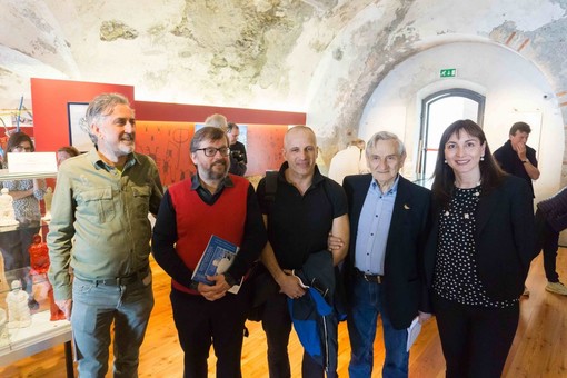 Ventimiglia: grande successo per l'inaugurazione della mostra ‘I Pastori della Valle delle Meraviglie’ di Sergio ‘Ciacio’ Biancheri