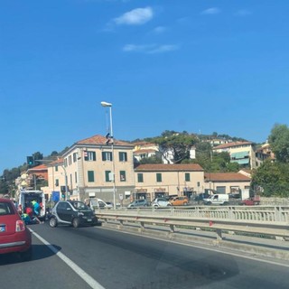 Imperia, incidente sull'Aurelia al bivio per Poggi: un ferito trasportato in ospedale