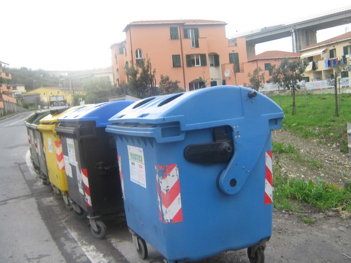 Conferimento rifiuti a Sanremo, un torinese proprietario di seconda casa: "Così non va proprio!" Conferimento rifiuti a Sanremo, un torinese proprietario di seconda casa: "Così non va proprio!"