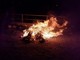 Vallecrosia: a fuoco cassonetto dei rifiuti nei pressi del cimitero, immediato l’intervento dei Vigili del Fuoco (Video)