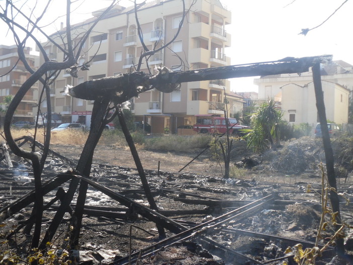 Ventimiglia: incendio di oggi, lettore ci scrive "La serra non era abbandonata!"
