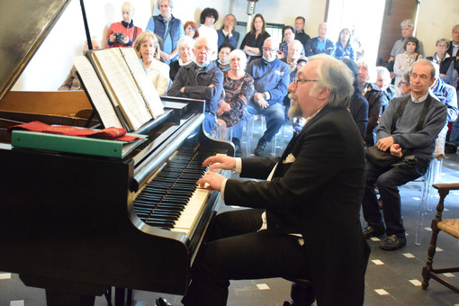 Bajardo: successo ieri per il concerto inaugurale del pianoforte Bösendorfer (foto) Bajardo: successo ieri per il concerto inaugurale del pianoforte Bösendorfer (foto)
