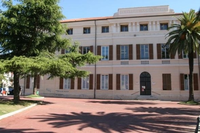 La Scuola Secondaria di Primo Grado dell’Istituto comprensivo Littardi di Imperia alla fase regionale del progetto 'ZainoLeggero2.0' La Scuola Secondaria di Primo Grado dell’Istituto comprensivo Littardi di Imperia alla fase regionale del progetto 'ZainoLeggero2.0'