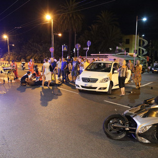 Sanremo: incidente in corso Orazio Raimondo, violento impatto tra uno scooter ed un'auto Sanremo: incidente in corso Orazio Raimondo, violento impatto tra uno scooter ed un'auto