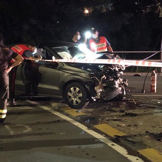Taggia: grave incidente sulla superstrada, violento scontro tra una moto ed un'auto. 52enne muore sul colpo (Foto)