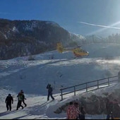 Incidente sulla neve a Monesi, bimba ferita mentre scende con il bob (video) Incidente sulla neve a Monesi, bimba ferita mentre scende con il bob (video)