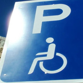 Sanremo: 70enne oggi dal Giudice Monocratico per un tagliando per invalidi intestato ad un morto Sanremo: 70enne oggi dal Giudice Monocratico per un tagliando per invalidi intestato ad un morto