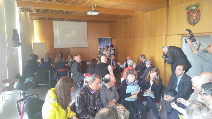 Imperia: tavolo tecnico questa mattina in Provincia per l'abbattimento delle barriere architettoniche. La consulta regionale per l'handicap. "In Liguria pochi i comuni virtuosi" Imperia: tavolo tecnico questa mattina in Provincia per l'abbattimento delle barriere architettoniche. La consulta regionale per l'handicap. "In Liguria pochi i comuni virtuosi"