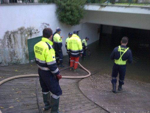 Maltempo: giornata di intenso lavoro per il corpo forestale dello Stato e Volontari della protezione civile in tutta la provincia Maltempo: giornata di intenso lavoro per il corpo forestale dello Stato e Volontari della protezione civile in tutta la provincia