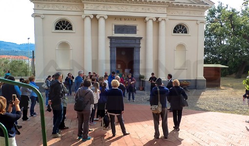 San Bartolomeo al Mare: città invasa dai partecipanti ad 'Invasioni digitali', visitati questa mattina i ruderi di una 'mansio' romana San Bartolomeo al Mare: città invasa dai partecipanti ad 'Invasioni digitali', visitati questa mattina i ruderi di una 'mansio' romana