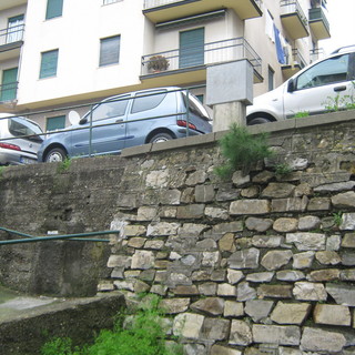 Imperia: uomo trovato incosciente vicino al cimitero di Porto Maurizio, le indagini