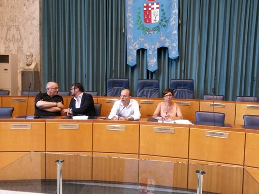 Imperia: nuova assemblea dei sindaci per la risoluzione del contratto Tradeco. Golfo Dianese e Riva Ligure pronti a rescindere subito Imperia: nuova assemblea dei sindaci per la risoluzione del contratto Tradeco. Golfo Dianese e Riva Ligure pronti a rescindere subito