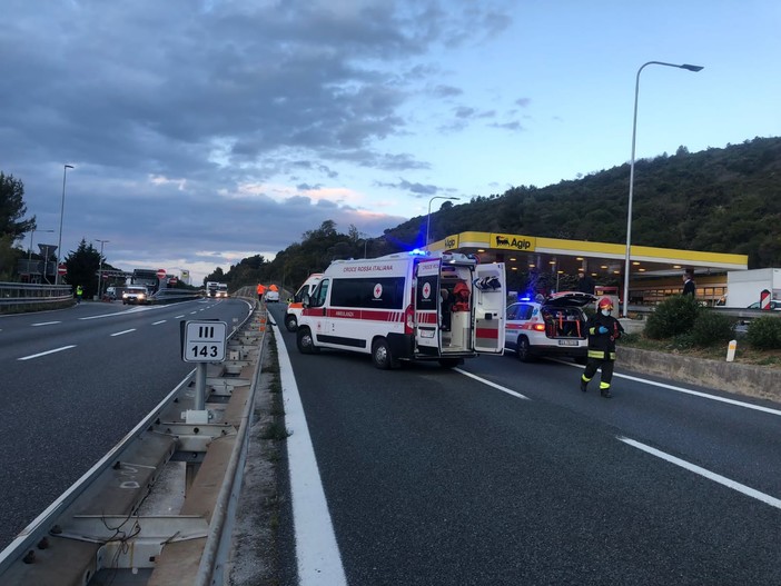 Duplice incidente mortale sull'A10, Scullino: "Fare sbarcare immigrati in Italia e poi abbandonarli è inaccettabile" Duplice incidente mortale sull'A10, Scullino: "Fare sbarcare immigrati in Italia e poi abbandonarli è inaccettabile"