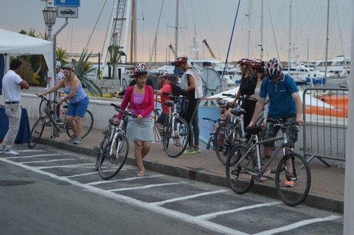 Sanremo: sbarcati in città i turisti della Island Escape in arrivo da Palma di Maiorca, alcuni con le mountain bike