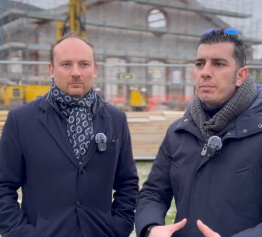 Ventimiglia, sopralluogo al Palasalute. Di Muro: "Nuovi posti auto da quest'estate" Ventimiglia, sopralluogo al Palasalute. Di Muro: "Nuovi posti auto da quest'estate"