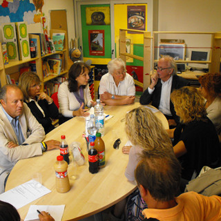 incontro tra i rappresentanti delle scuole dell'infanzia e il prof. P.Doyè incontro tra i rappresentanti delle scuole dell'infanzia e il prof. P.Doyè